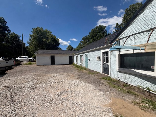 Image for Commercial Building with Apartments in Ripley Selling to the Highest Bidder