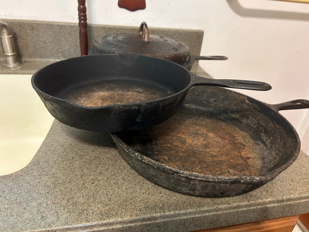 Cast Iron Skillets and Skillet Cover