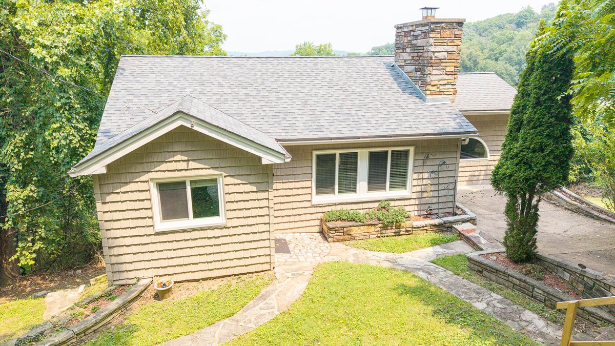 Image for Beautifully Updated 4-Bedroom Home in South Charleston
