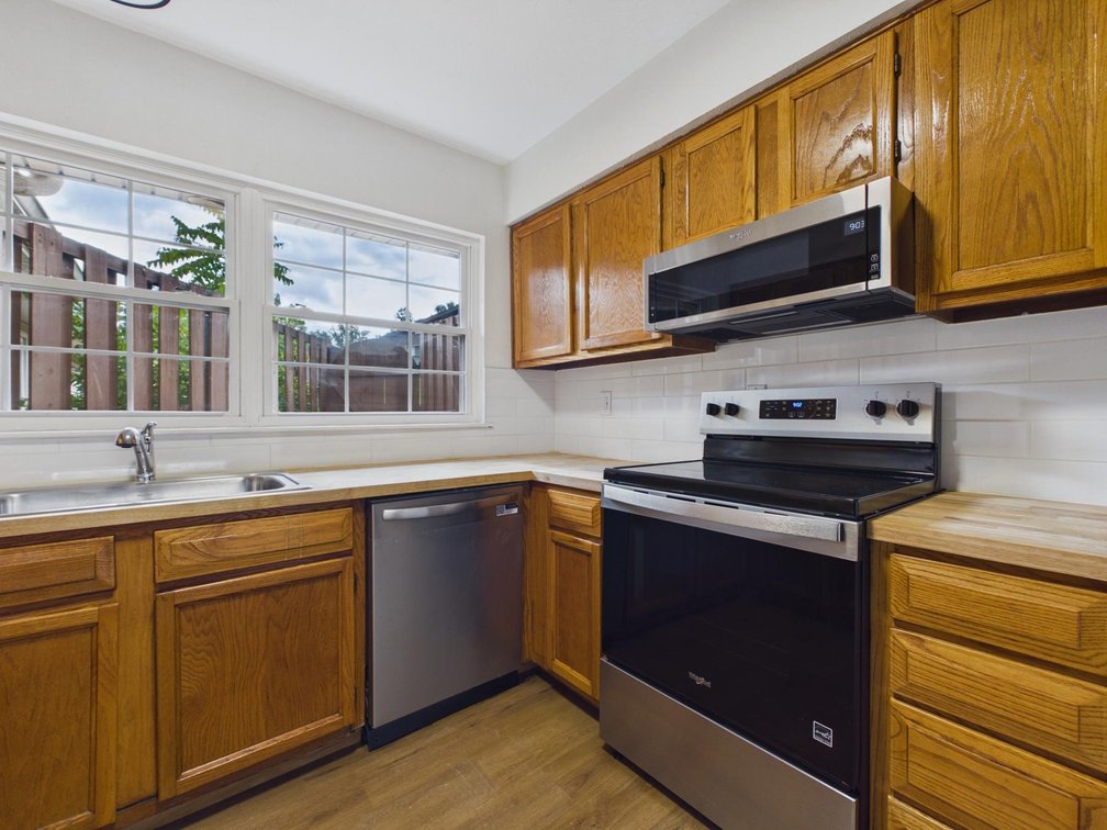 Image for Move-in Ready 3 Bedroom Condo in South Hills