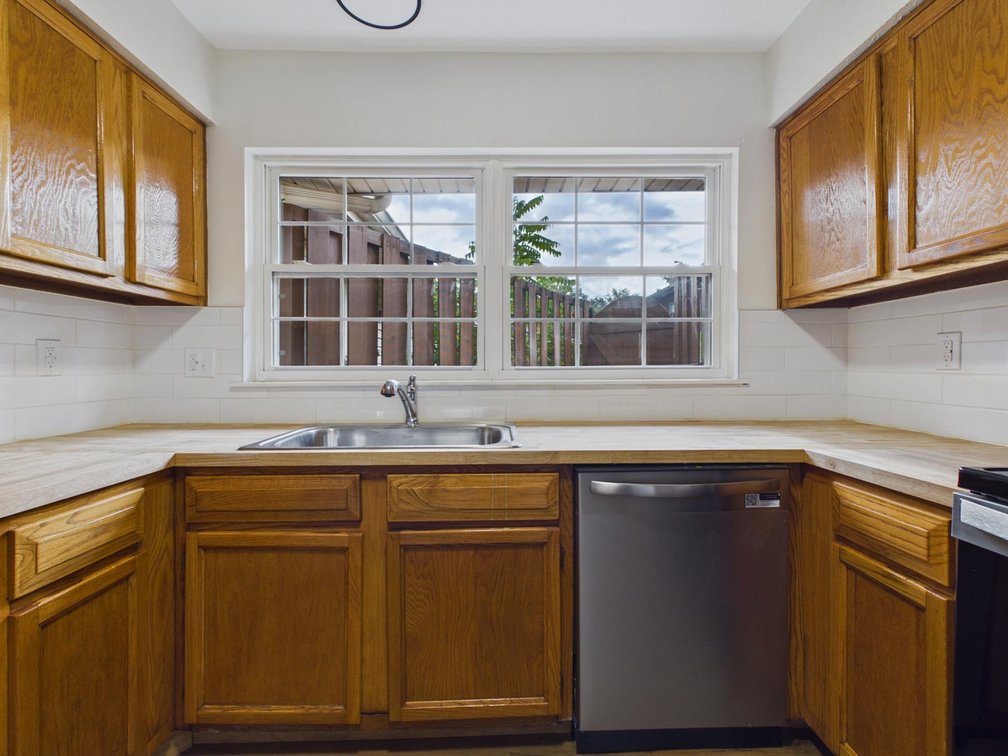 Image for Move-in Ready 3 Bedroom Condo in South Hills