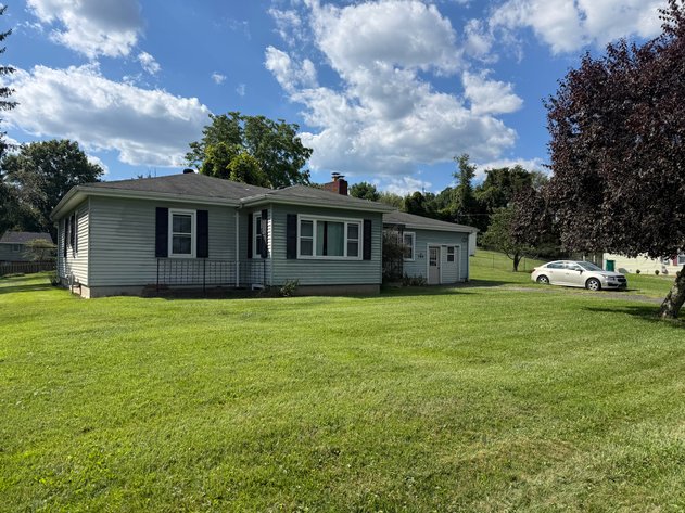 Image for 3 Bedroom on a Spacious Bridgeport Lot Selling to the Highest Bidder