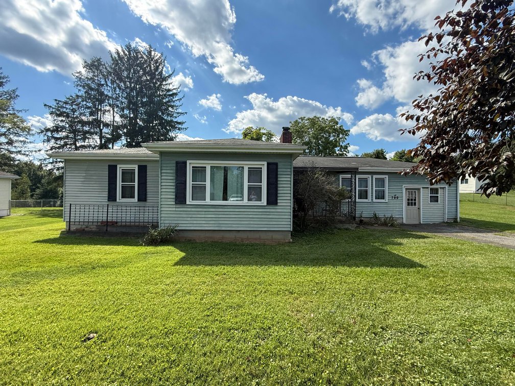Image for 3 Bedroom on a Spacious Bridgeport Lot Selling to the Highest Bidder