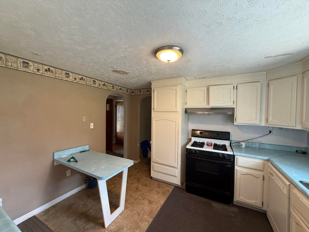 Image for 3 Bedroom on a Spacious Bridgeport Lot Selling to the Highest Bidder