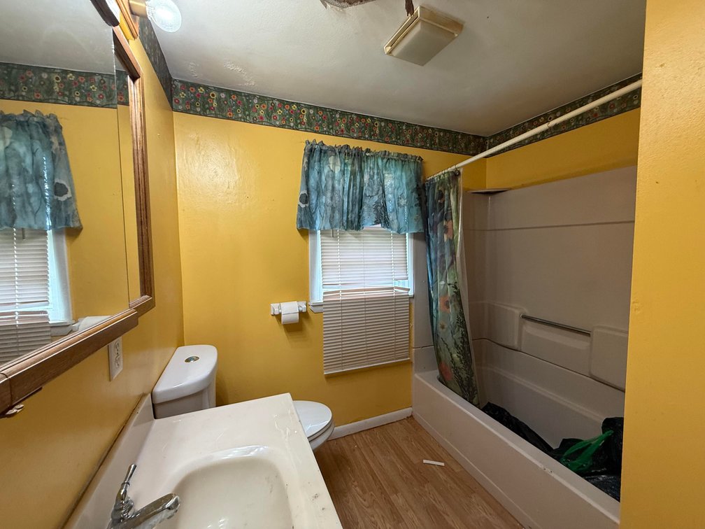 Image for 3 Bedroom on a Spacious Bridgeport Lot Selling to the Highest Bidder