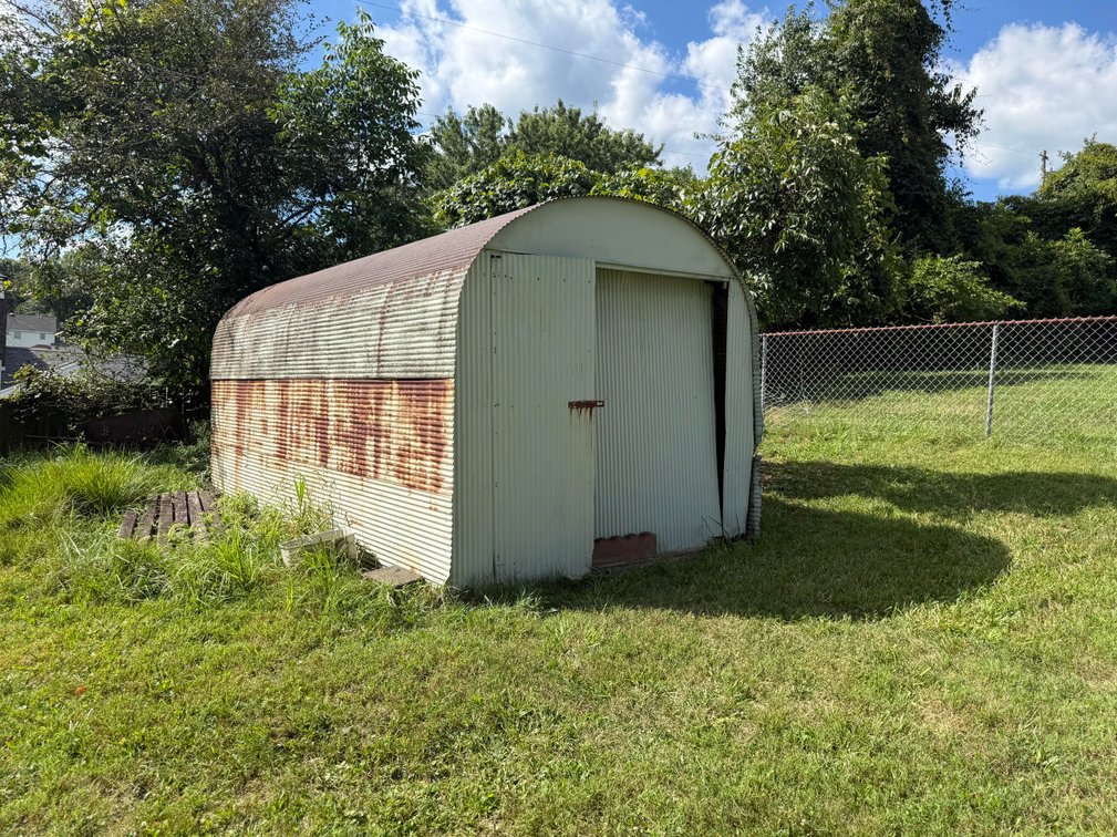 Image for 3 Bedroom on a Spacious Bridgeport Lot Selling to the Highest Bidder