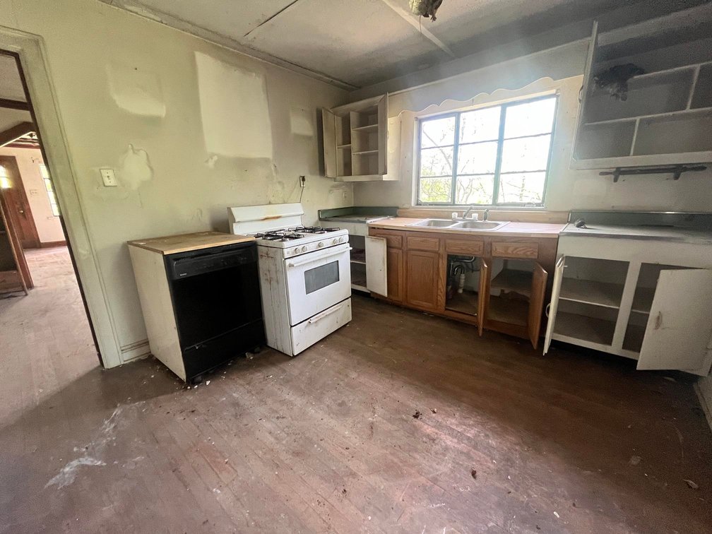 Image for SOLD $26,950 - 2 Bedroom Project Home on Over an Acre near Charleston