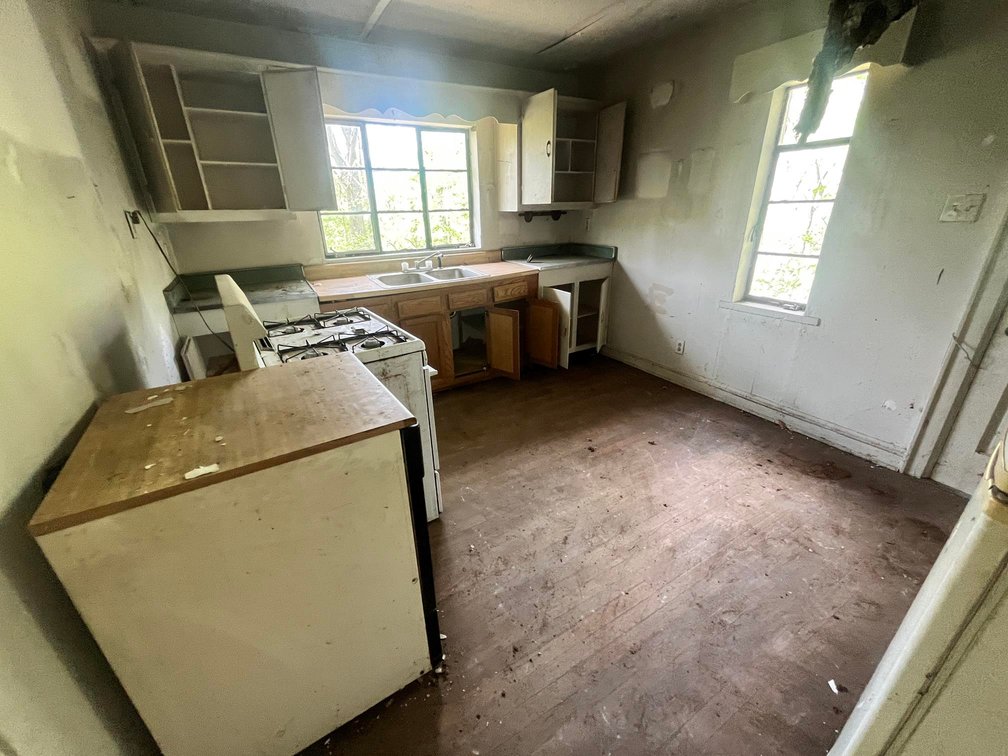 Image for SOLD $26,950 - 2 Bedroom Project Home on Over an Acre near Charleston