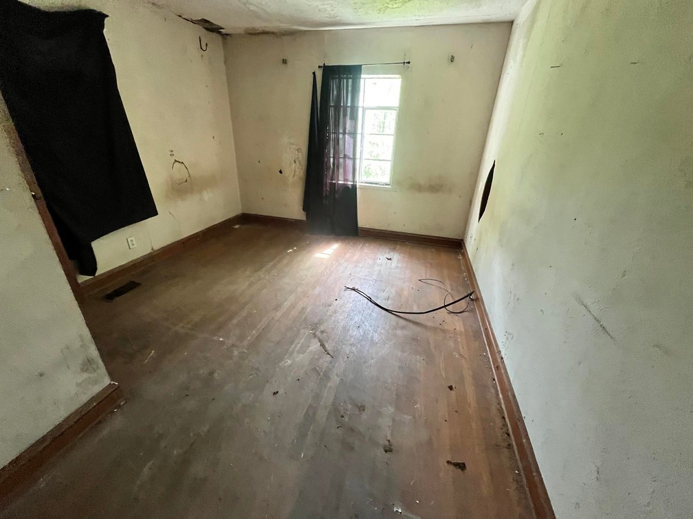 Image for SOLD $26,950 - 2 Bedroom Project Home on Over an Acre near Charleston