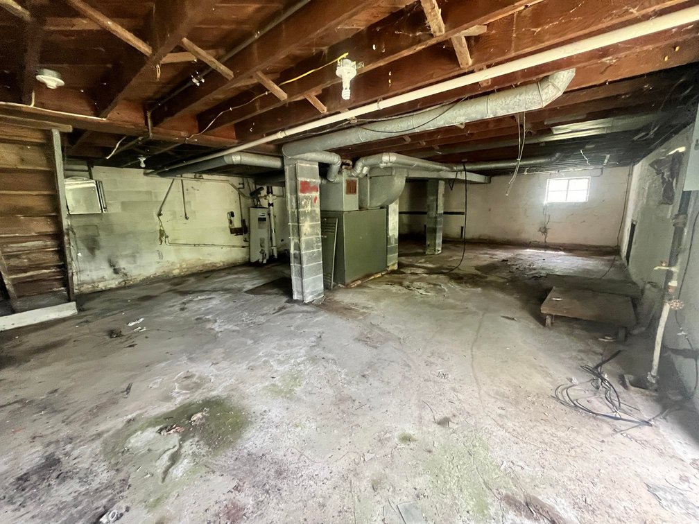 Image for SOLD $26,950 - 2 Bedroom Project Home on Over an Acre near Charleston