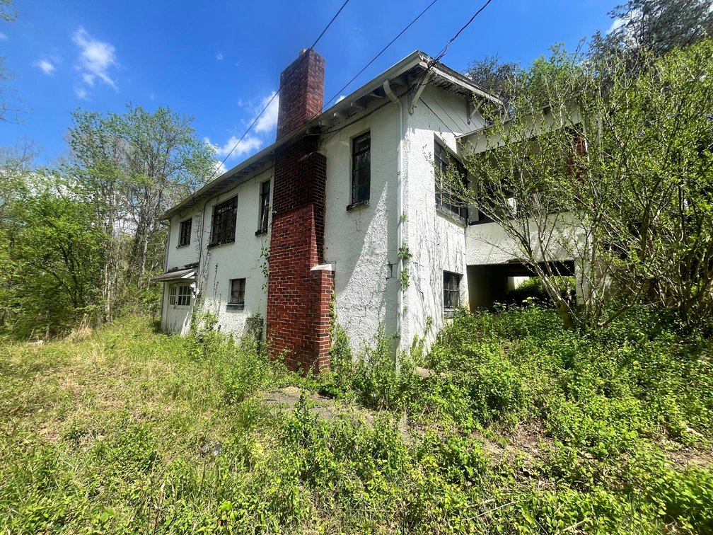 Image for SOLD $26,950 - 2 Bedroom Project Home on Over an Acre near Charleston