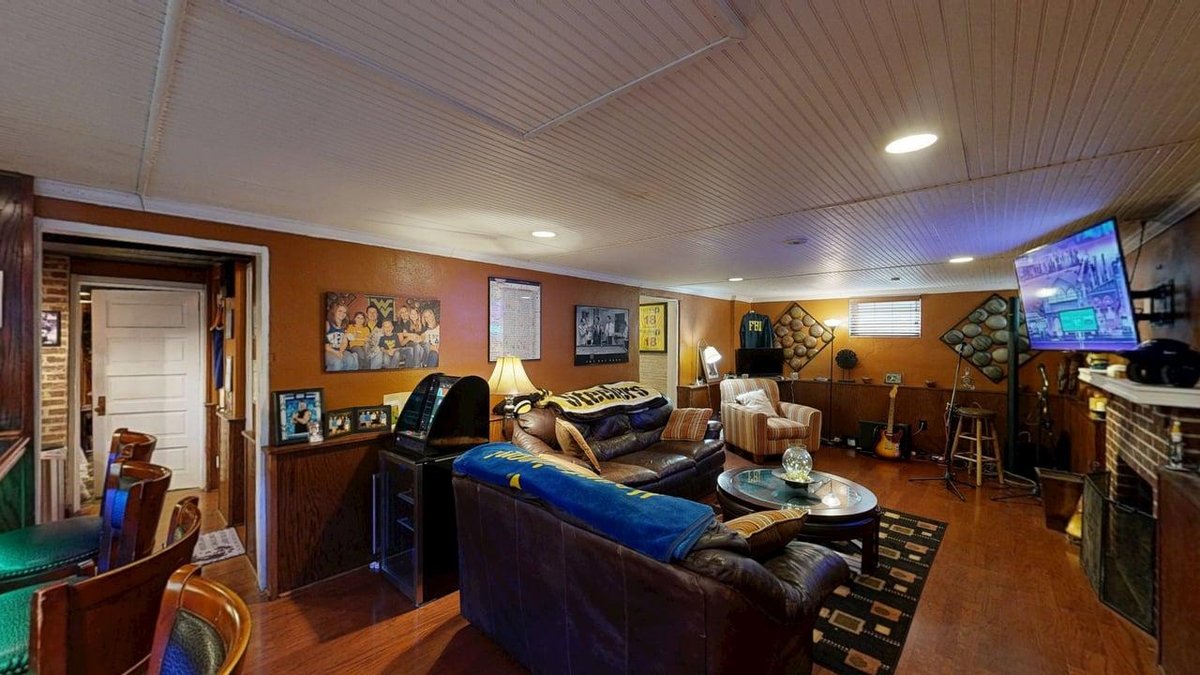 Image for Classic 4 Bedroom Brick Colonial w/ Basement Bar & Garage in Clarksburg