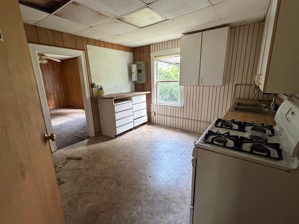 Image for SOLD $28,875 - 3-Unit Apartment Building in Nitro