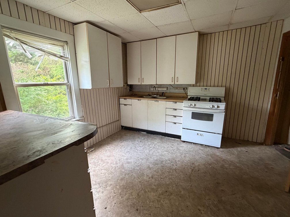 Image for SOLD $28,875 - 3-Unit Apartment Building in Nitro