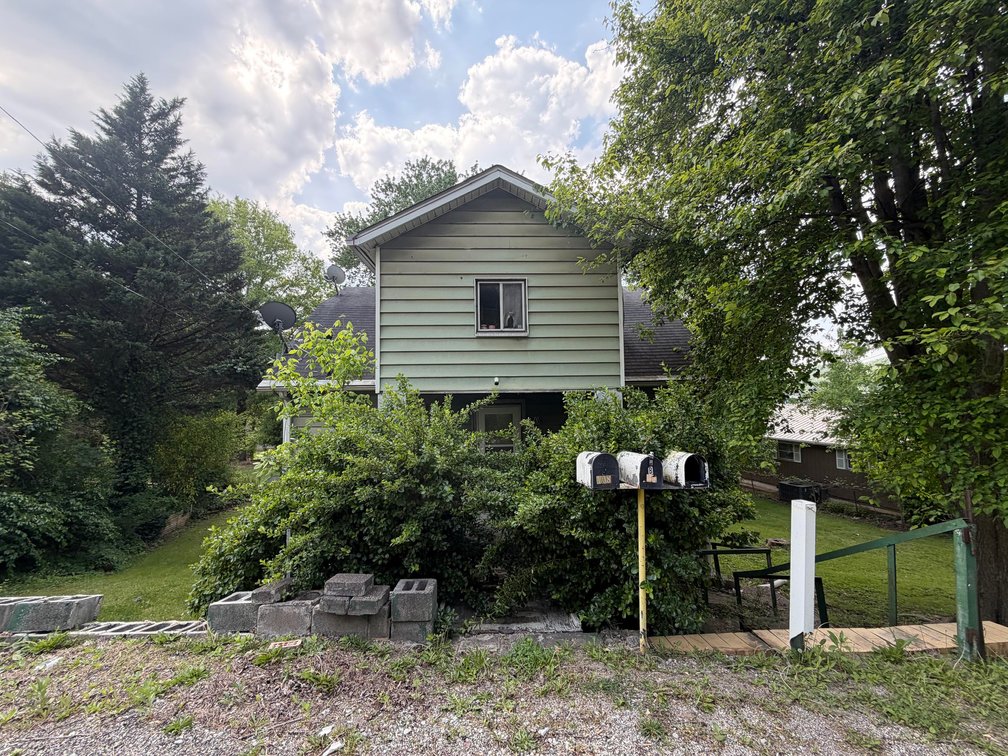 Image for SOLD $28,875 - 3-Unit Apartment Building in Nitro