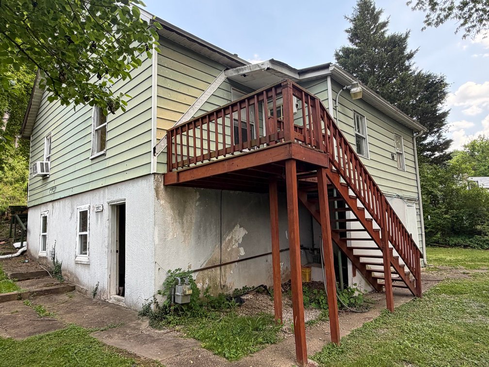 Image for SOLD $28,875 - 3-Unit Apartment Building in Nitro