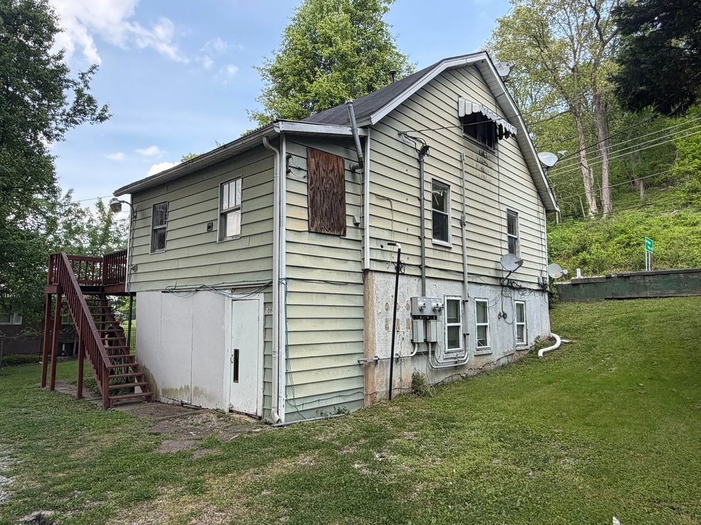 Image for SOLD $28,875 - 3-Unit Apartment Building in Nitro