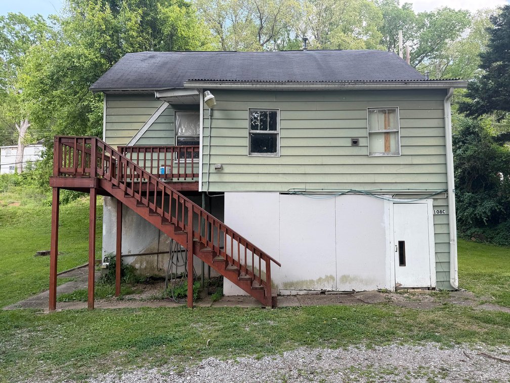 Image for SOLD $28,875 - 3-Unit Apartment Building in Nitro