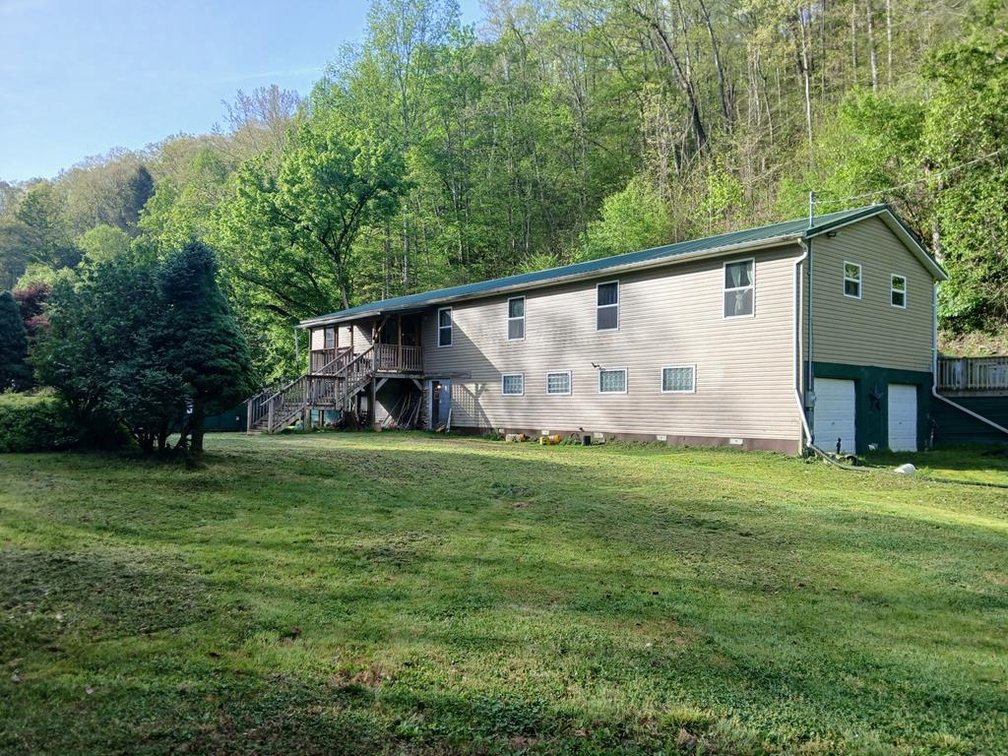 Image for SOLD $121,000 - Spacious 4 Bedroom on Over 8 Acres in Roane County