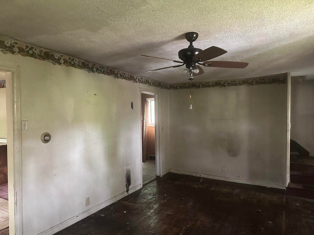 Image for SOLD - 4 Bedroom Ready for a Remodel in the Warwood Section of Wheeling