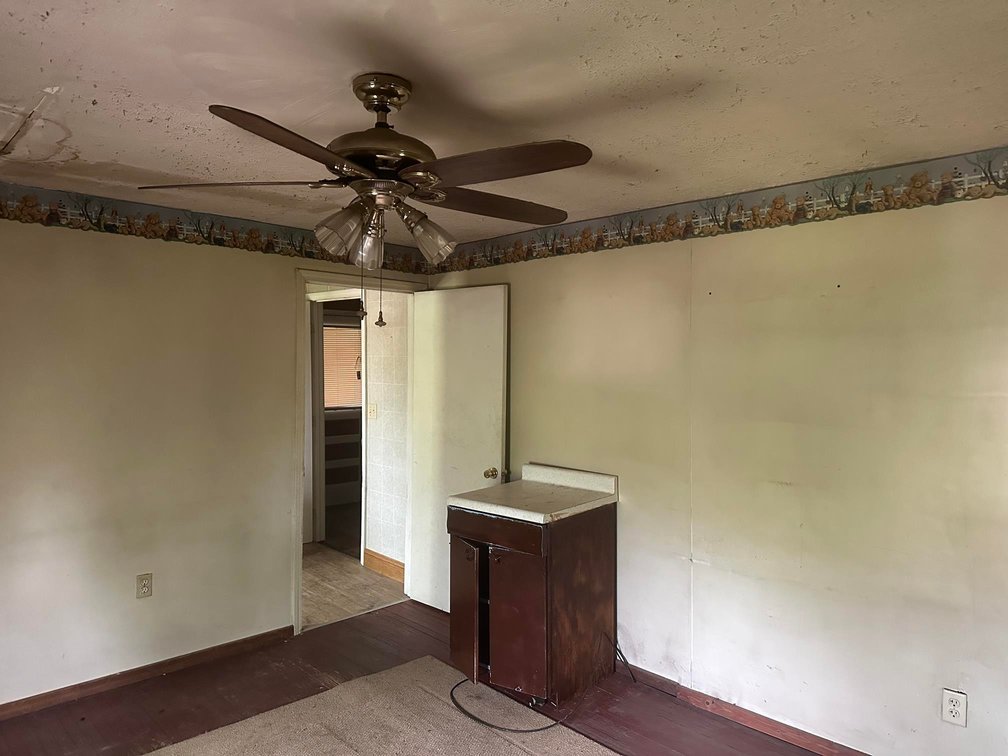 Image for SOLD - 4 Bedroom Ready for a Remodel in the Warwood Section of Wheeling