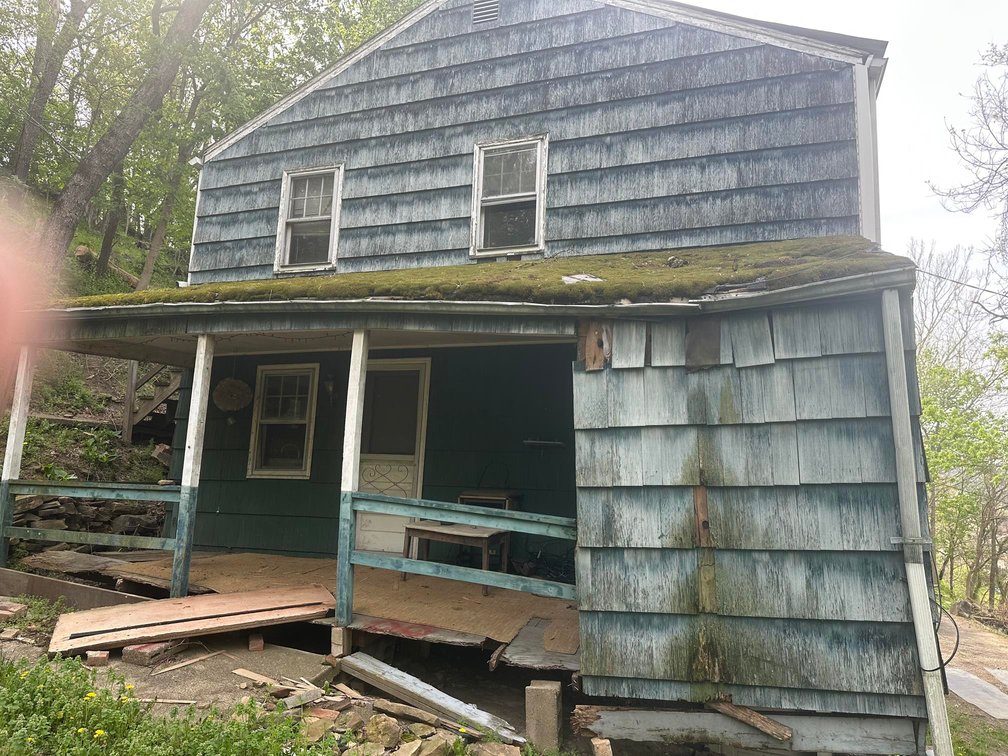 Image for SOLD - 4 Bedroom Ready for a Remodel in the Warwood Section of Wheeling