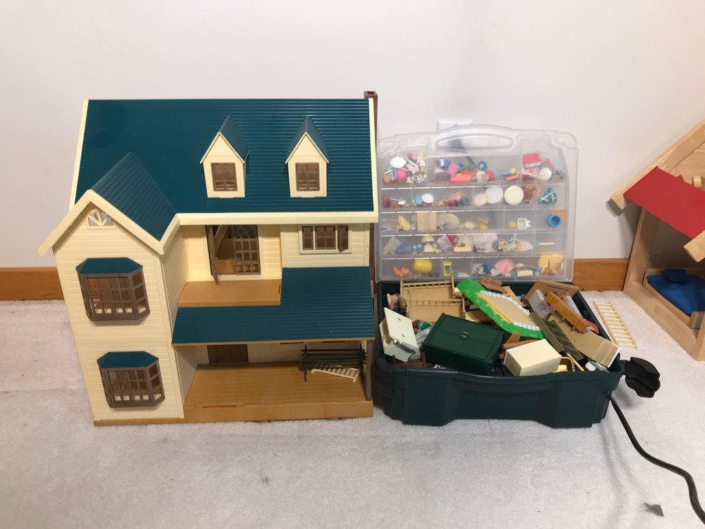 Dollhouse accessories