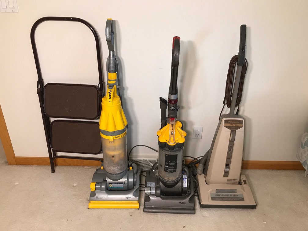Vacuum sweepers