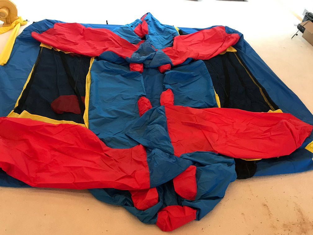 Inflatable bounce house