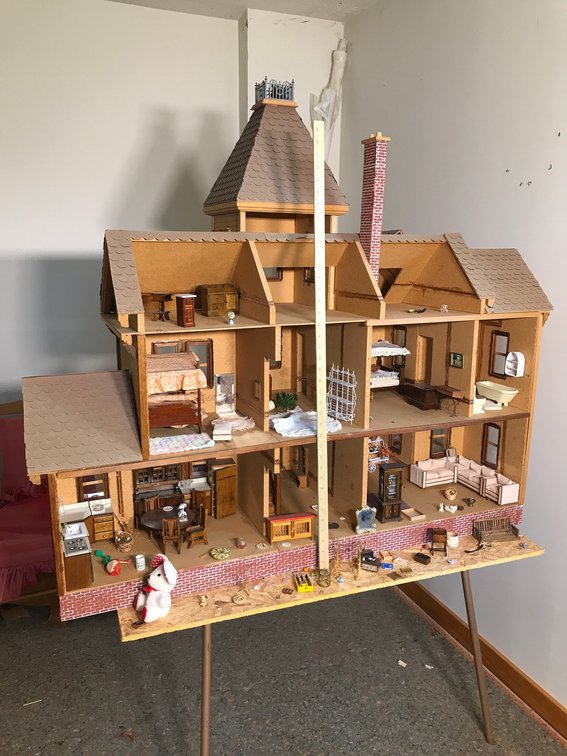 Large dollhouse and accessories