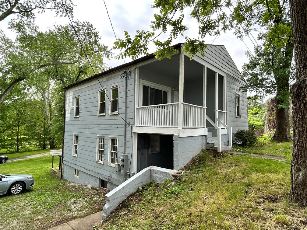 Image for SOLD $100,100 - Triplex and Duplex on a Nice Lot in Vienna