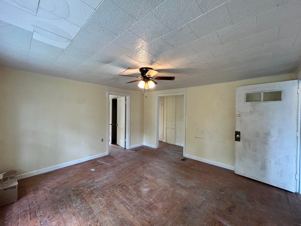 Image for SOLD $100,100 - Triplex and Duplex on a Nice Lot in Vienna