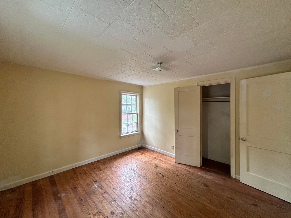 Image for SOLD $100,100 - Triplex and Duplex on a Nice Lot in Vienna