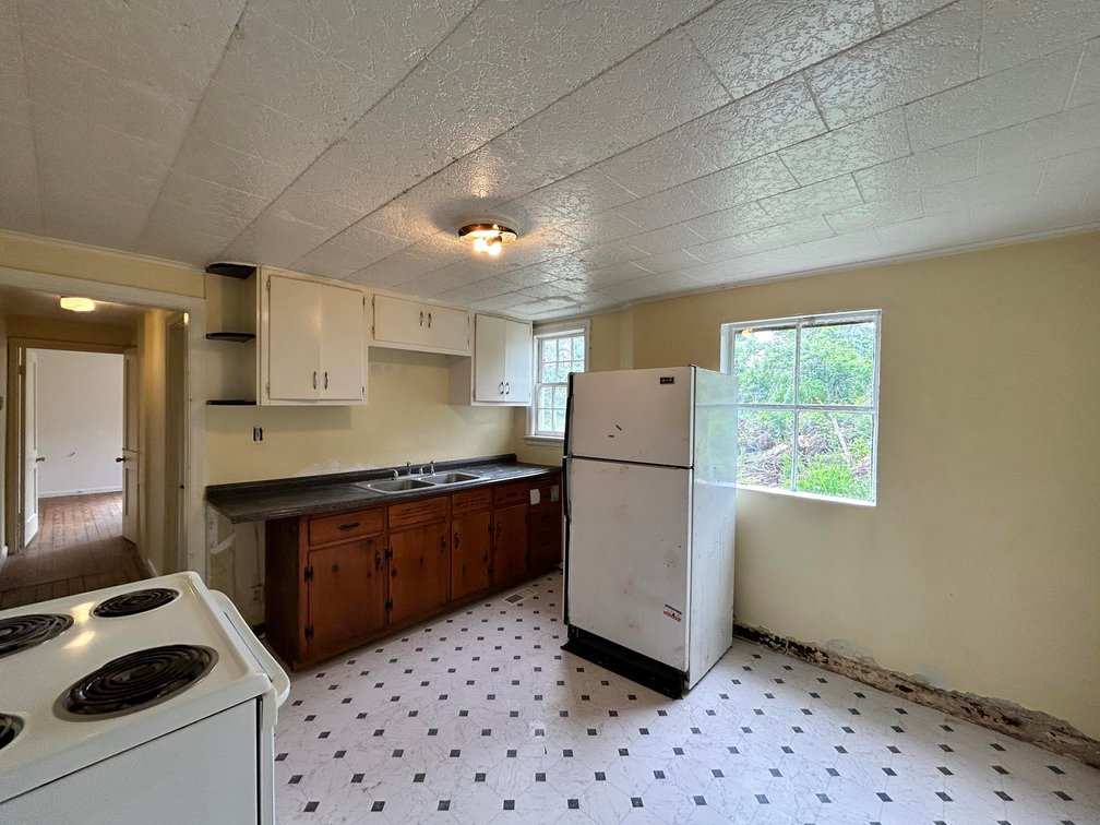 Image for SOLD $100,100 - Triplex and Duplex on a Nice Lot in Vienna