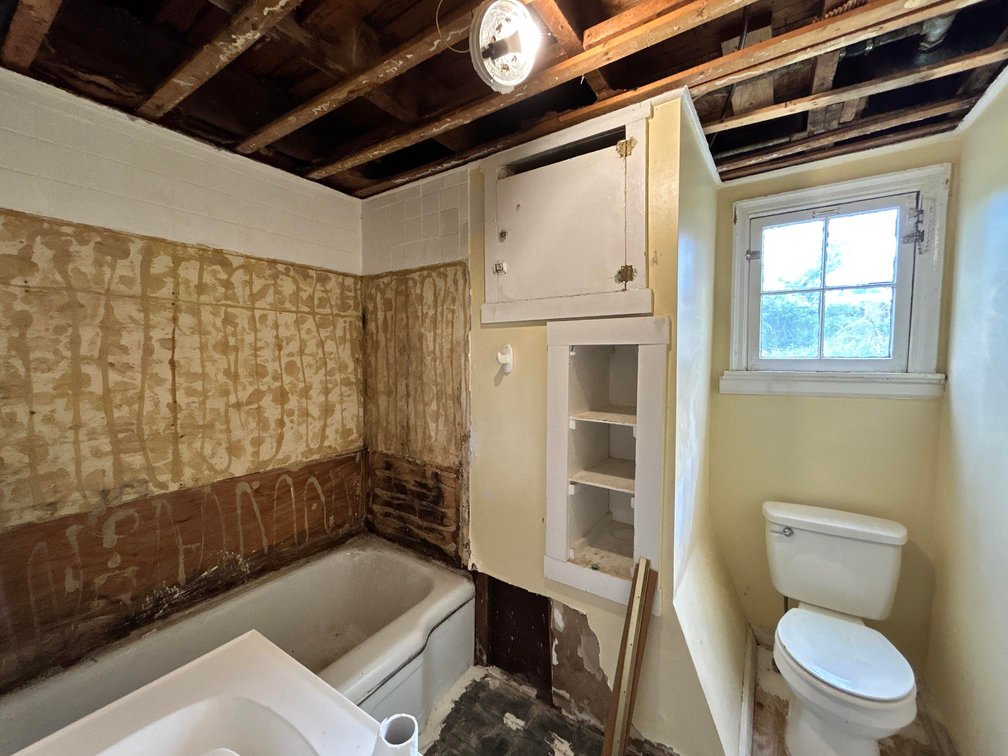 Image for SOLD $100,100 - Triplex and Duplex on a Nice Lot in Vienna