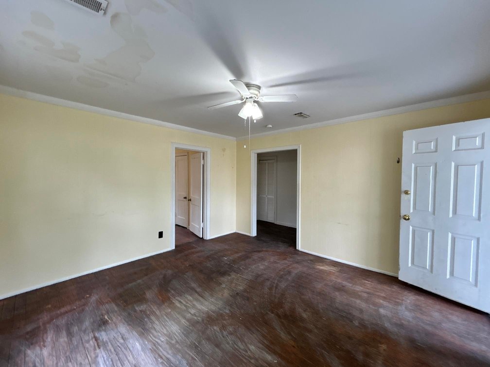 Image for SOLD $100,100 - Triplex and Duplex on a Nice Lot in Vienna