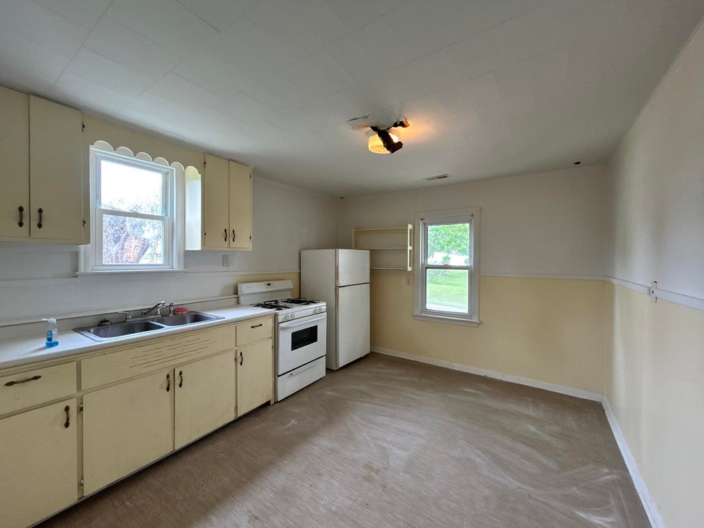 Image for SOLD $100,100 - Triplex and Duplex on a Nice Lot in Vienna
