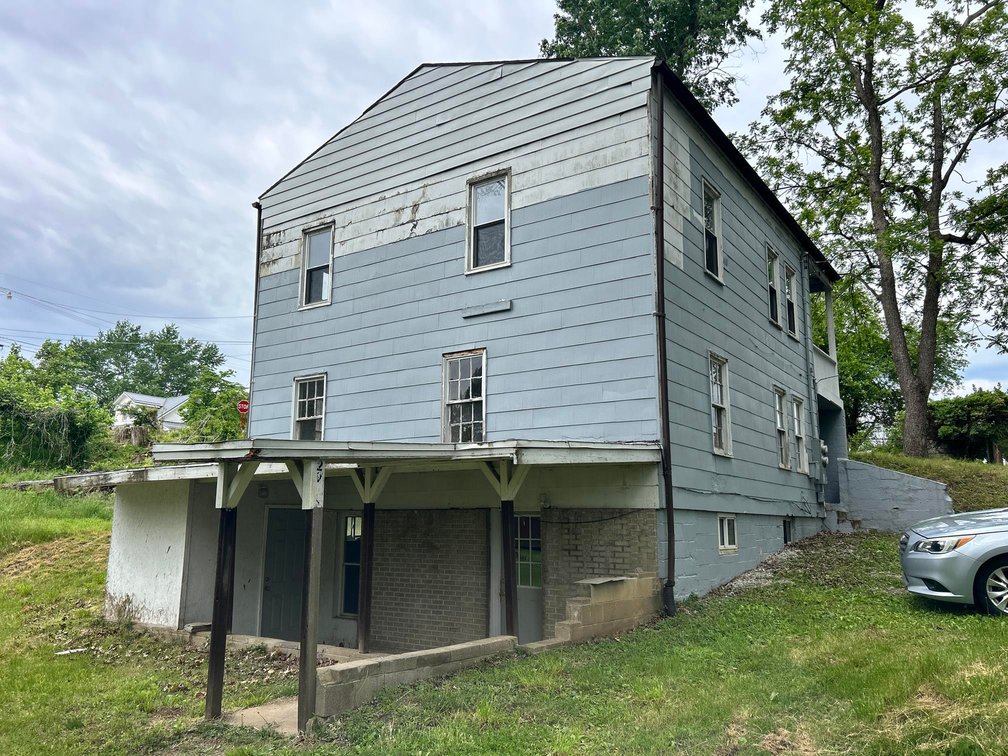 Image for SOLD $100,100 - Triplex and Duplex on a Nice Lot in Vienna