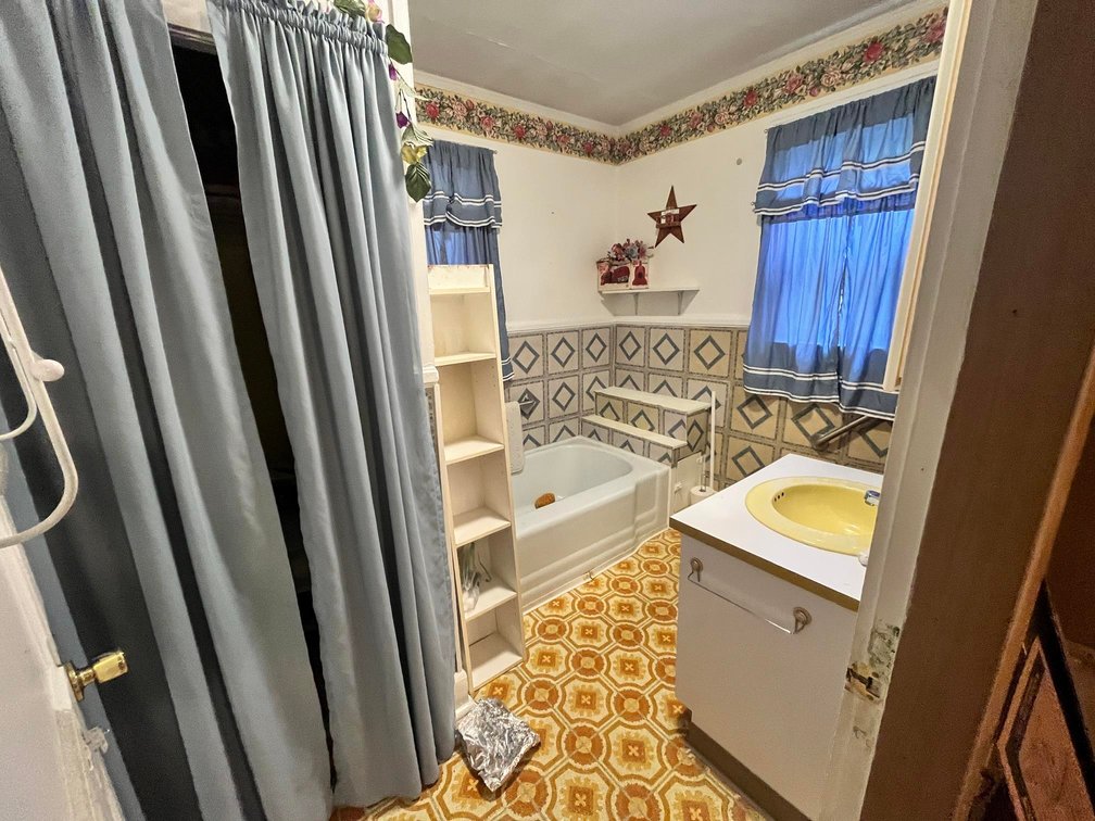 Image for SOLD $35,200 - Cozy Home in Dunbar