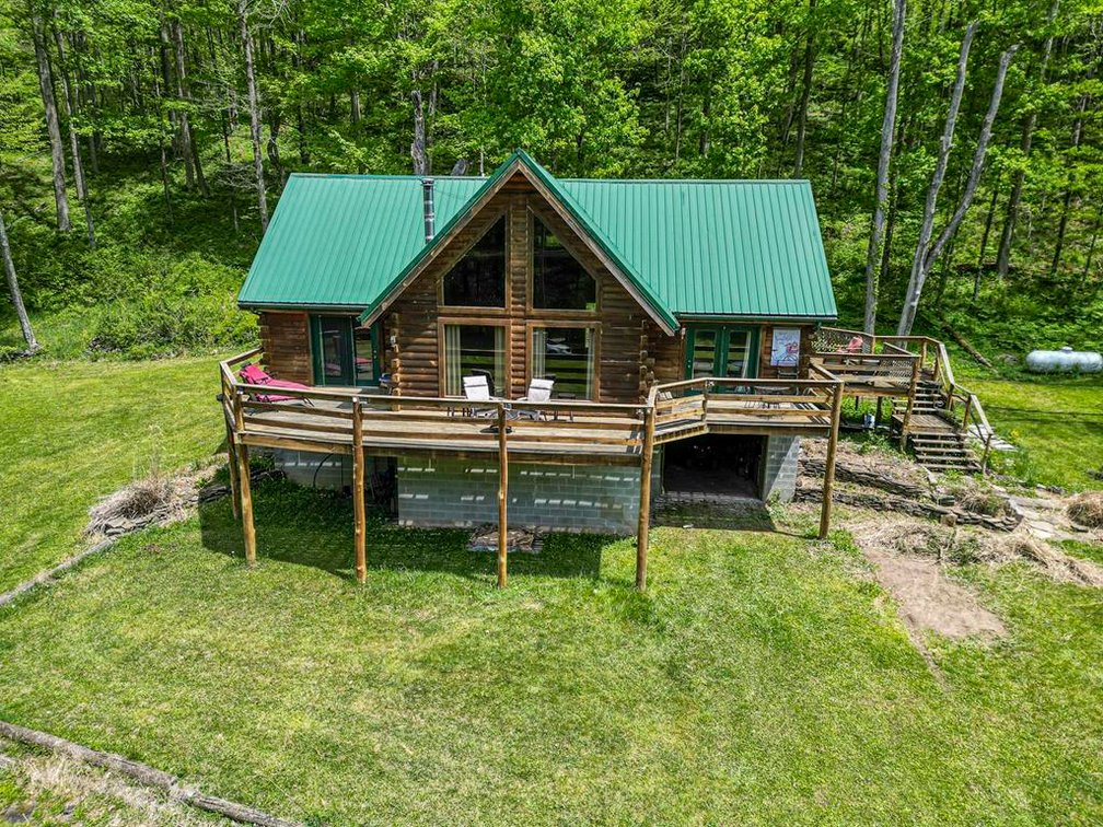 Image for SOLD $258,500 - Beautiful Log Home on 4 Acres Minutes from The Elk Springs Resort