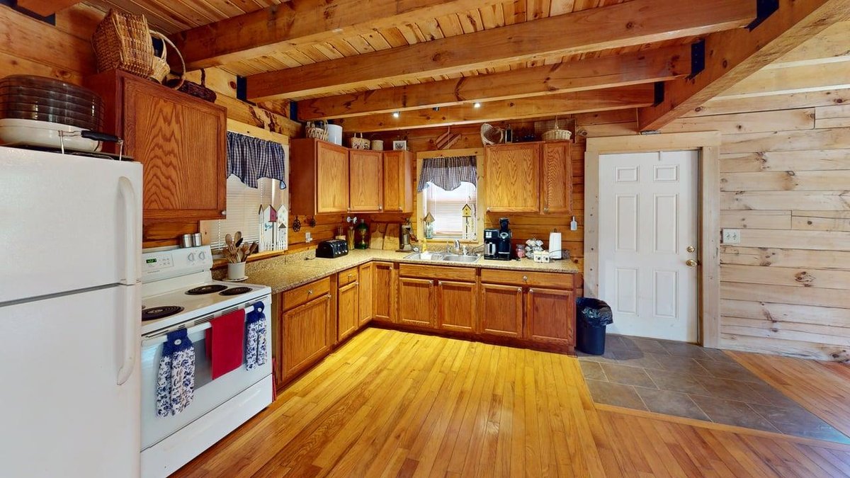 Image for SOLD $258,500 - Beautiful Log Home on 4 Acres Minutes from The Elk Springs Resort