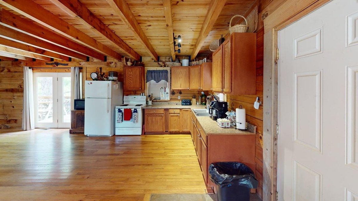 Image for SOLD $258,500 - Beautiful Log Home on 4 Acres Minutes from The Elk Springs Resort