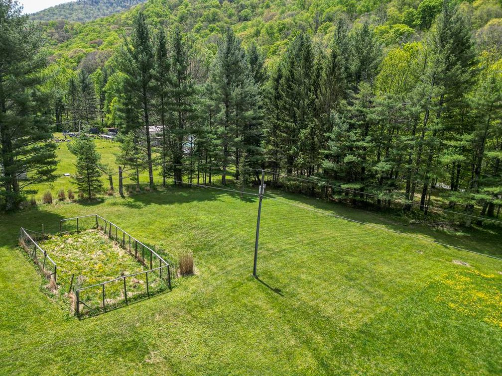 Image for SOLD $258,500 - Beautiful Log Home on 4 Acres Minutes from The Elk Springs Resort
