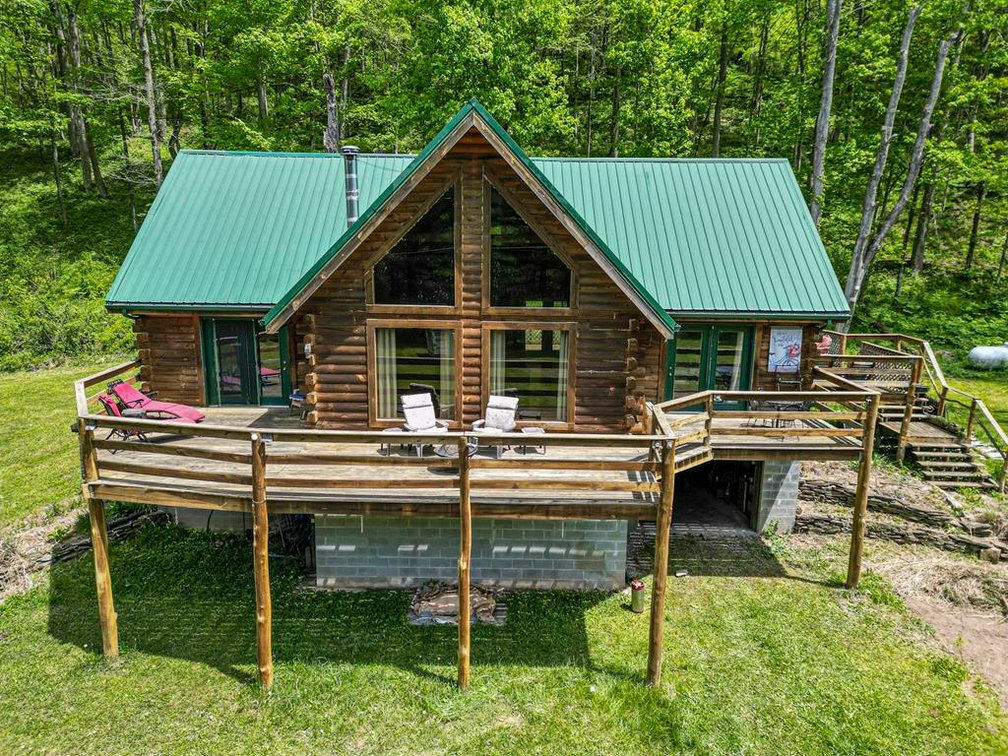 Image for SOLD $258,500 - Beautiful Log Home on 4 Acres Minutes from The Elk Springs Resort
