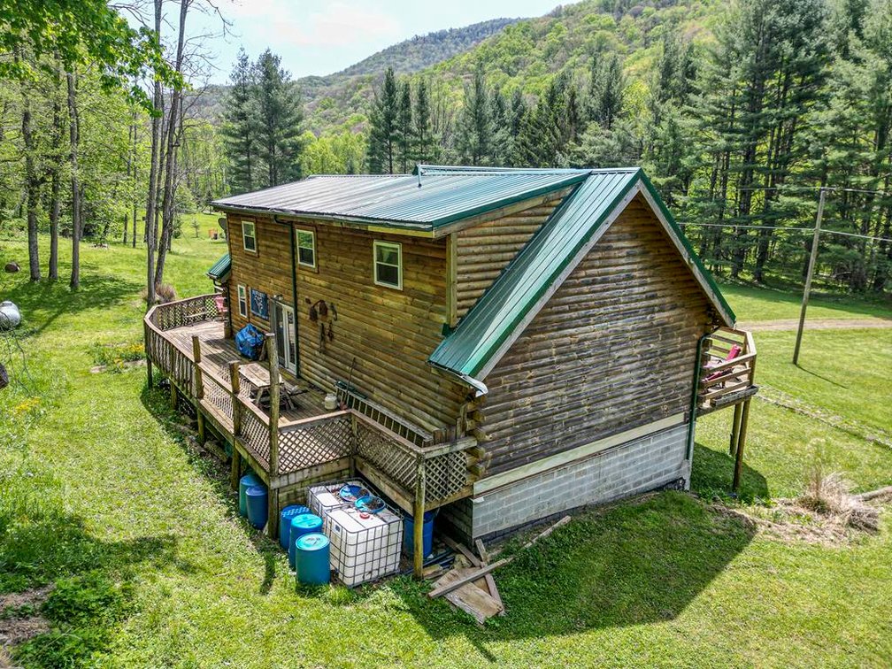 Image for SOLD $258,500 - Beautiful Log Home on 4 Acres Minutes from The Elk Springs Resort