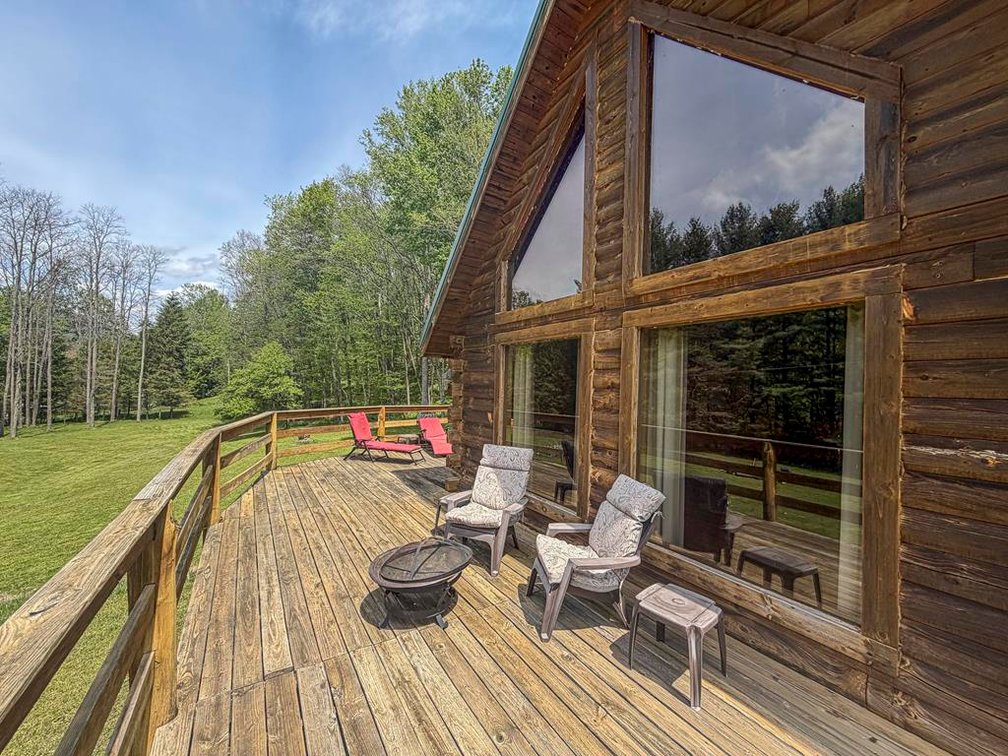 Image for SOLD $258,500 - Beautiful Log Home on 4 Acres Minutes from The Elk Springs Resort