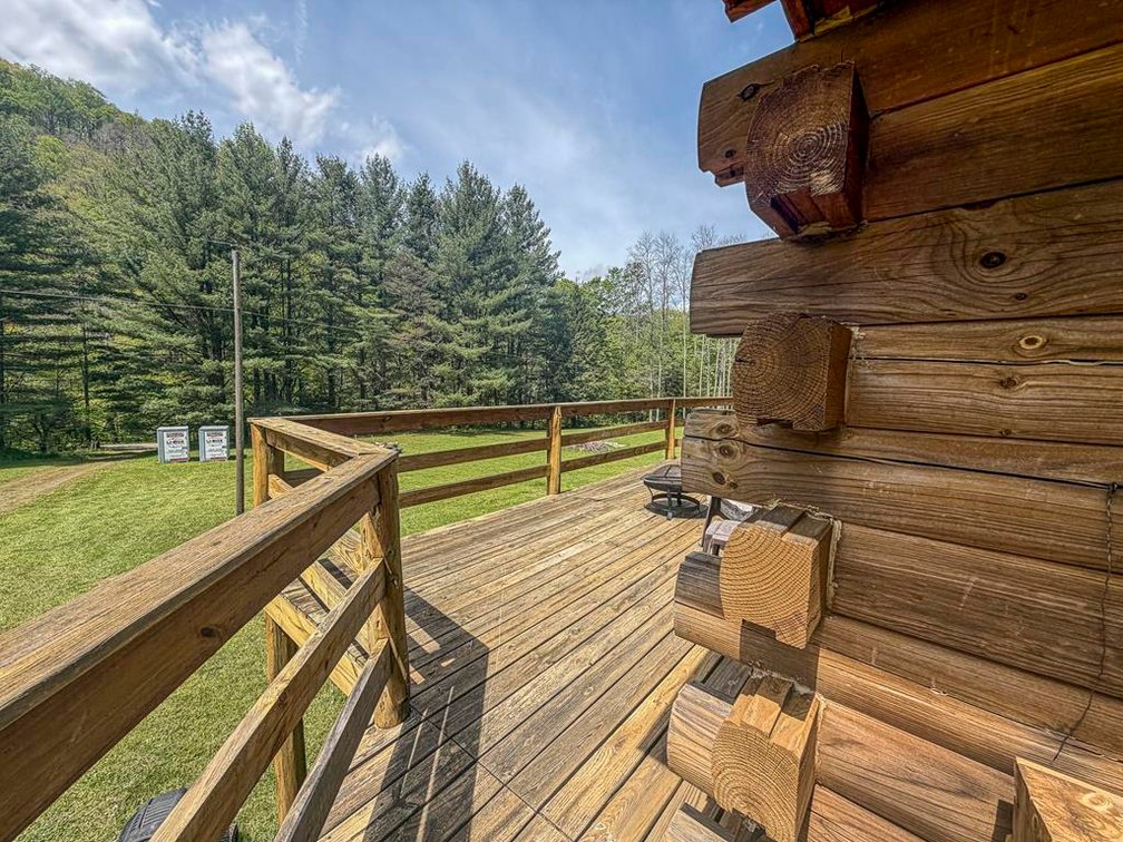 Image for SOLD $258,500 - Beautiful Log Home on 4 Acres Minutes from The Elk Springs Resort