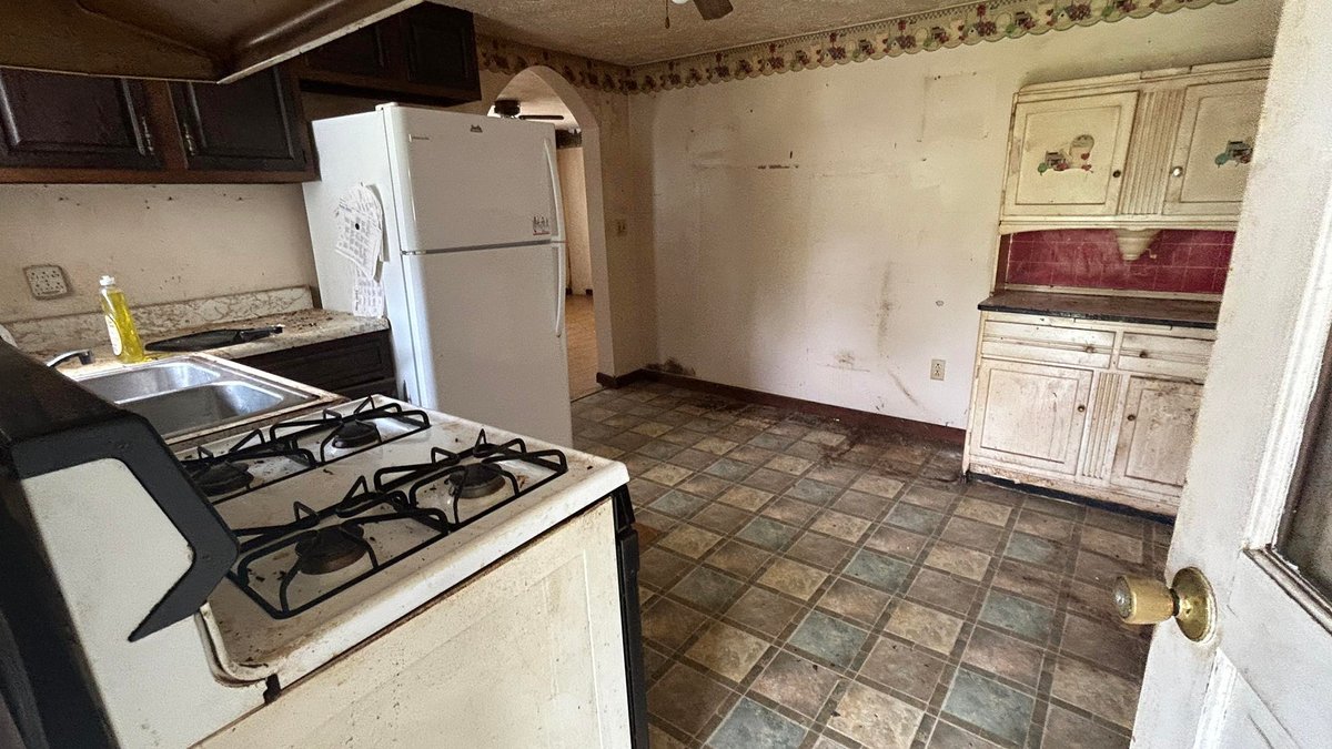 Image for SOLD $88,000 - Rustic Mountain Cottage on Nearly 2.5 Acres in Petersburg Selling to the Highest Bidder