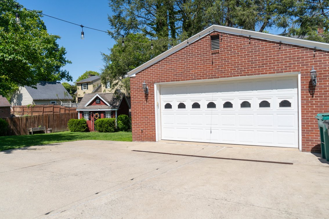 Image for Classic 4 Bedroom Brick Colonial w/ Basement Bar & Garage in Clarksburg