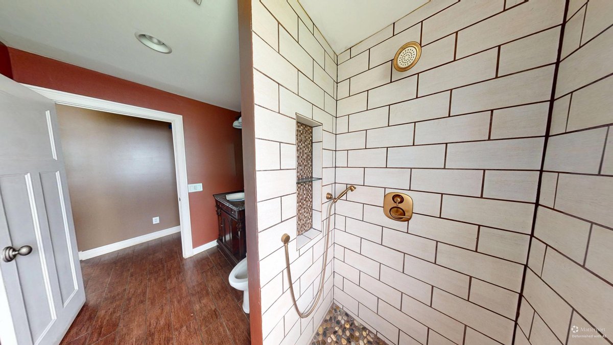 Image for SOLD $194,700 - 4 Bedroom Home on Corner Lot in Huntington